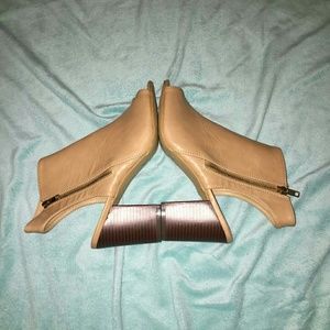 Rue 21 tan wedge heels
